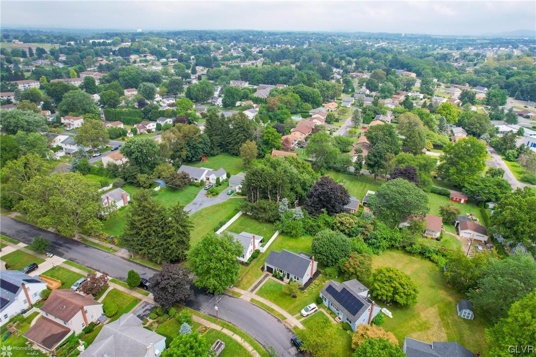2918 Cornwall Road Bethlehem, PA 18017 - Photo 6 of 45 Gallery Image 6