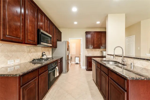 $328,000 | 9966 Manor Spring Lane, Brookshire, TX 77423