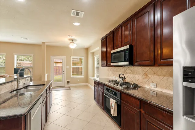 $328,000 | 9966 Manor Spring Lane, Brookshire, TX 77423