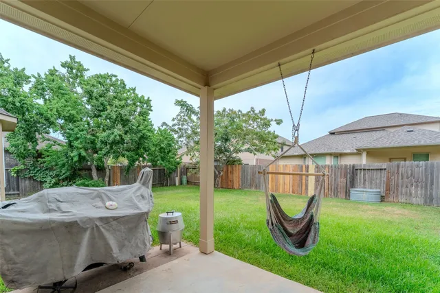 $328,000 | 9966 Manor Spring Lane, Brookshire, TX 77423