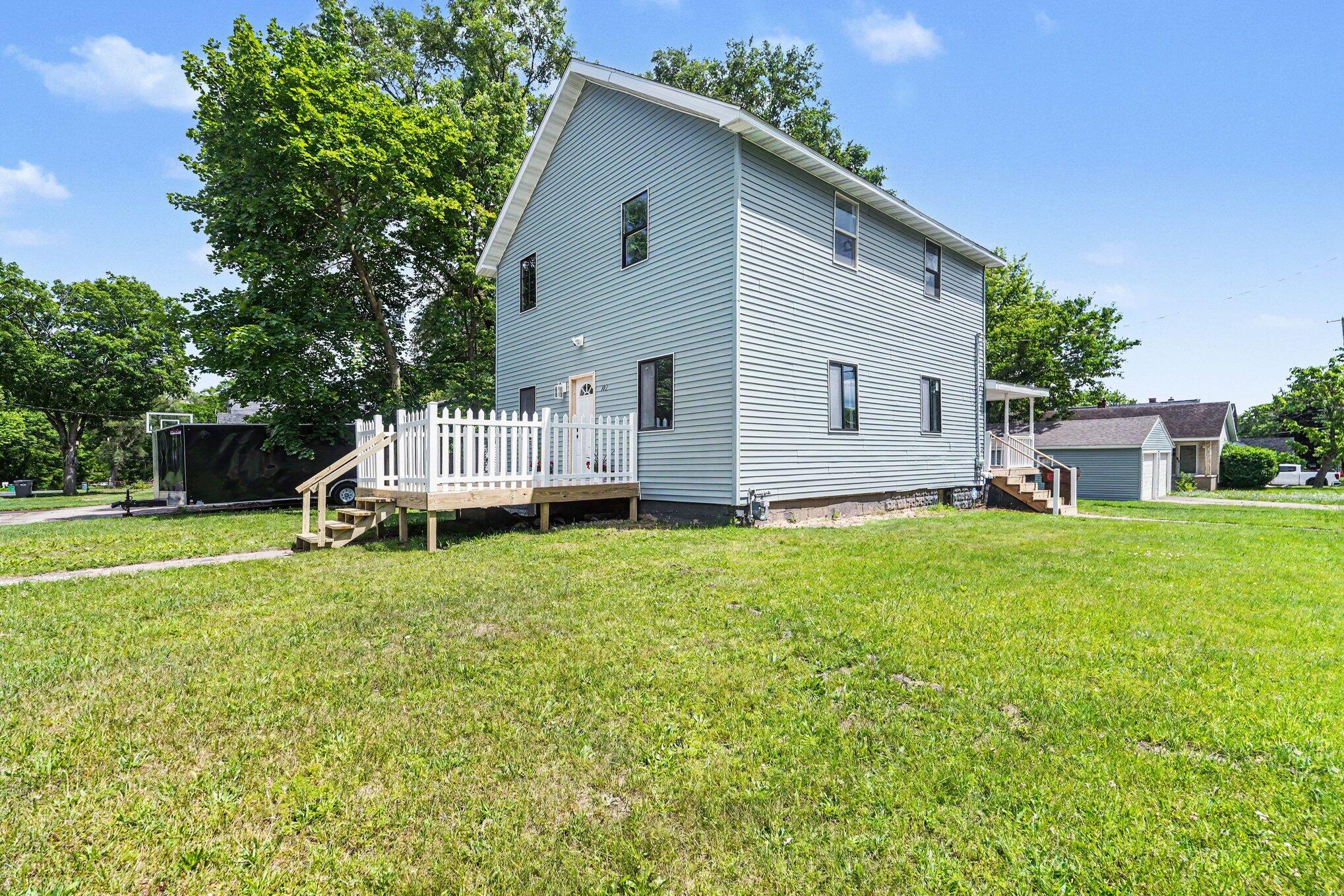 142 Rook Street Battle Creek, MI 49014 - Photo 4 of 35 004_file_9251