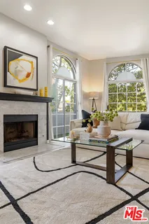 $1,025,000 | 5848 West Olympic Boulevard, Unit 102, Los Angeles, CA 90036