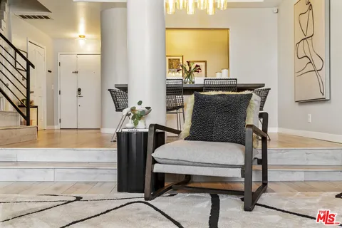 $1,025,000 | 5848 West Olympic Boulevard, Unit 102, Los Angeles, CA 90036