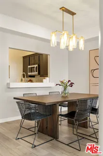 $1,025,000 | 5848 West Olympic Boulevard, Unit 102, Los Angeles, CA 90036