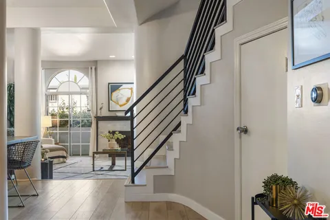 $1,025,000 | 5848 West Olympic Boulevard, Unit 102, Los Angeles, CA 90036