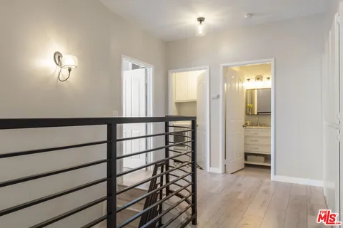 $1,025,000 | 5848 West Olympic Boulevard, Unit 102, Los Angeles, CA 90036