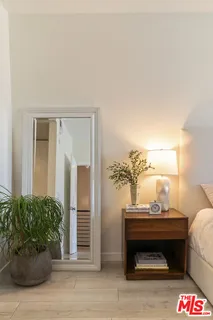 $1,025,000 | 5848 West Olympic Boulevard, Unit 102, Los Angeles, CA 90036