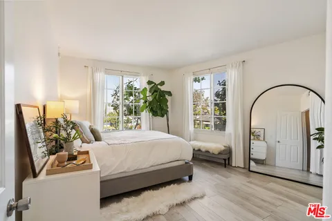 $1,025,000 | 5848 West Olympic Boulevard, Unit 102, Los Angeles, CA 90036