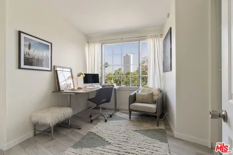 $1,025,000 | 5848 West Olympic Boulevard, Unit 102, Los Angeles, CA 90036