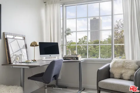 $1,025,000 | 5848 West Olympic Boulevard, Unit 102, Los Angeles, CA 90036