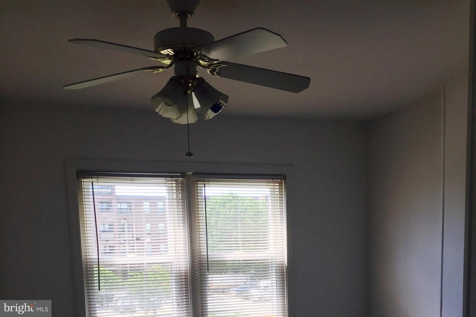 106 Denison Street Baltimore, MD 21229 - Photo 5 of 7 Interior (General)