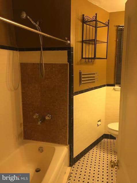 106 Denison Street Baltimore, MD 21229 - Photo 7 of 7 Bath