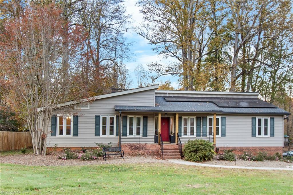 Welcome home to 8006 Bridgewood!