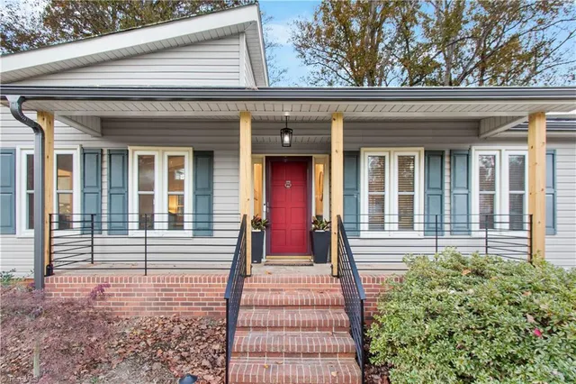 $490,000 | 8006 Bridgewood Road, Clemmons, NC 27012