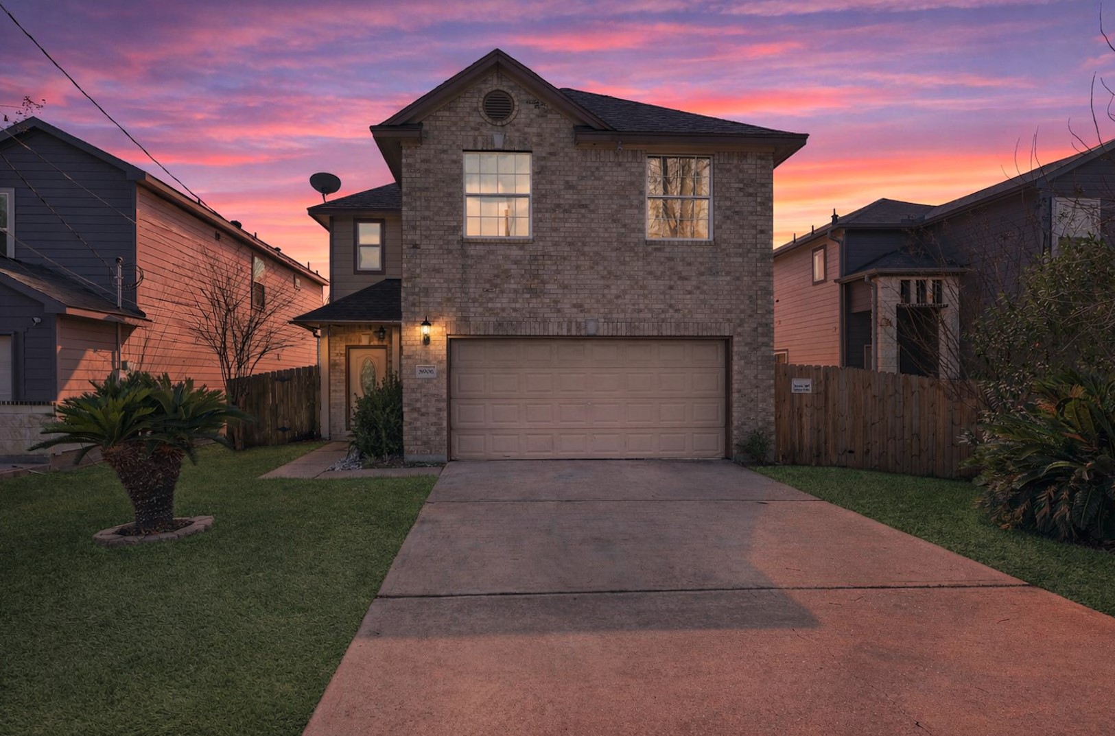 8906 Intervale Street Houston, TX 77075 - Photo 2 of 21 a front view of a house with garden
