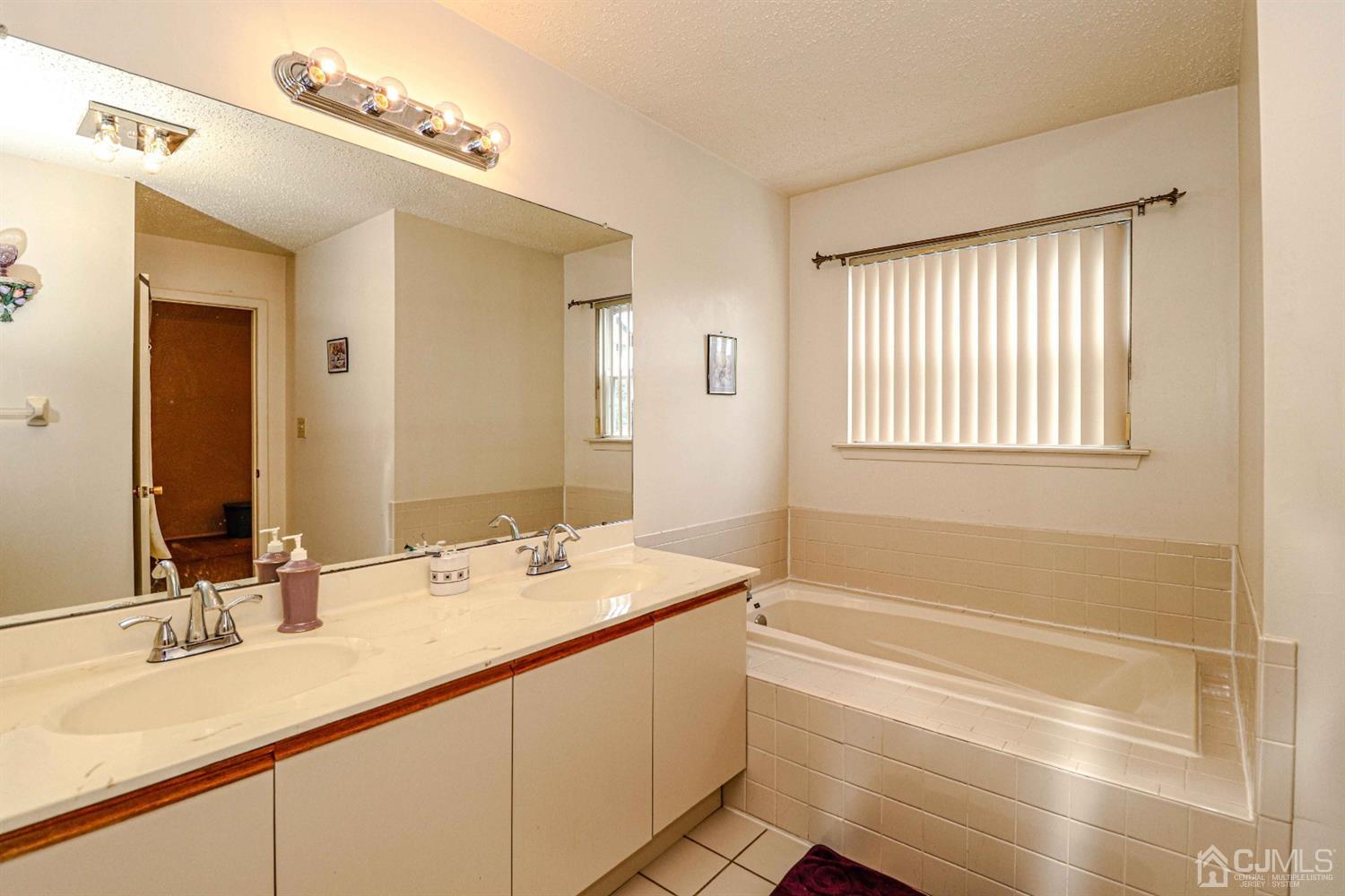 172 Nebula Road Piscataway, NJ 08854 - Photo 21 of 30 Gallery Image 21