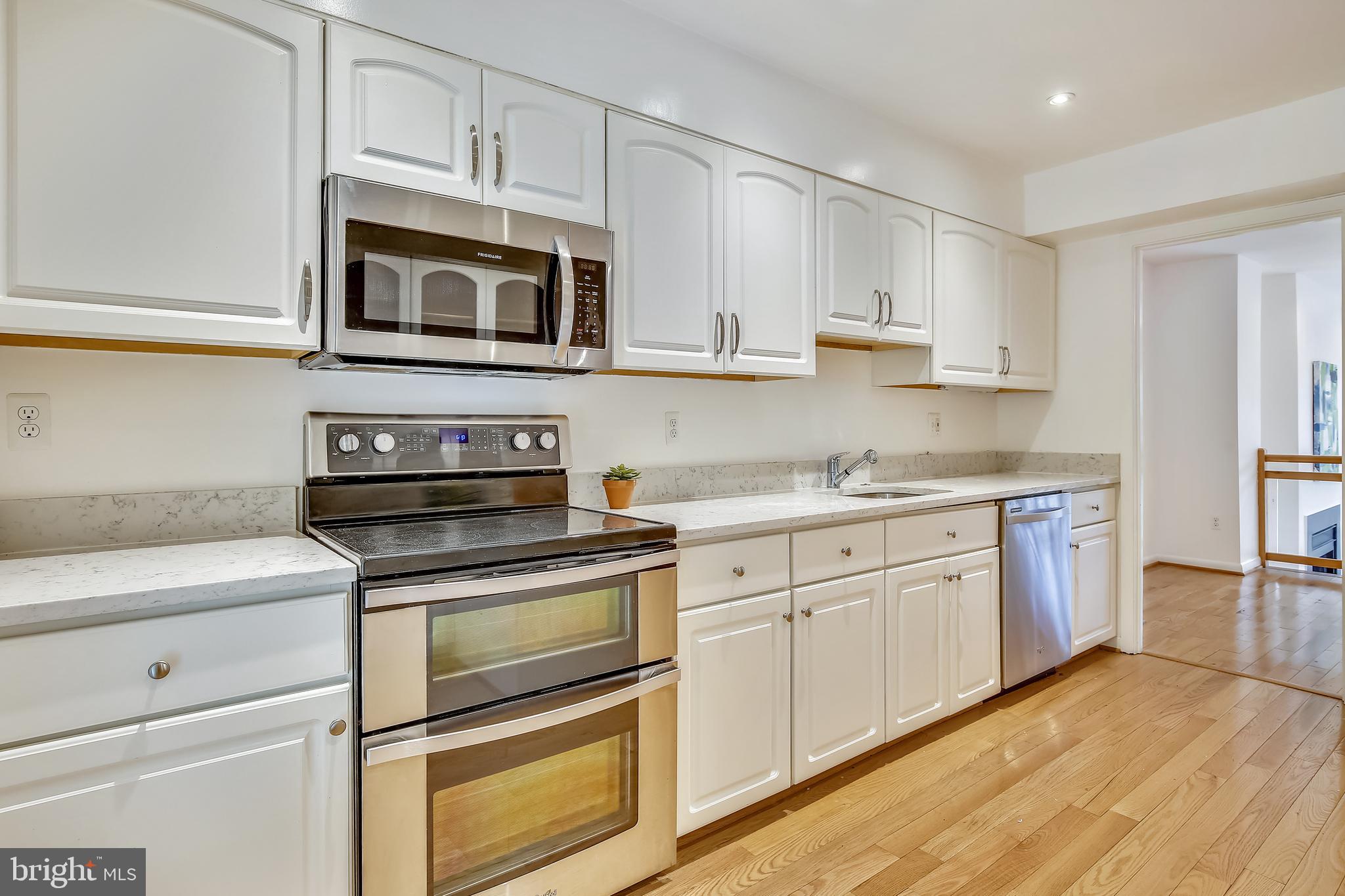 11173 Lake Chapel Lane Reston, VA 20191 - Photo 25 of 92 Open Kitchen