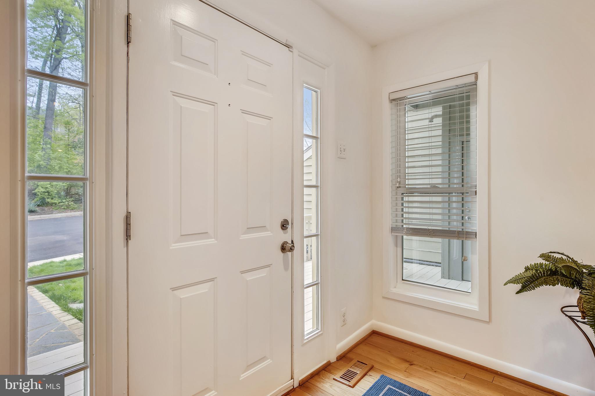 11173 Lake Chapel Lane Reston, VA 20191 - Photo 29 of 92 Large Entryway