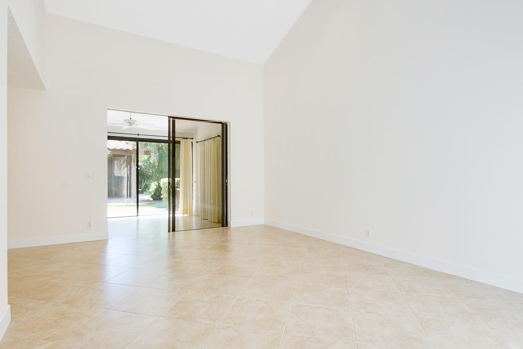 7877 La Mirada Drive, Unit 7877 Boca Raton, FL 33433 - Photo 6 of 20 Livingroom1