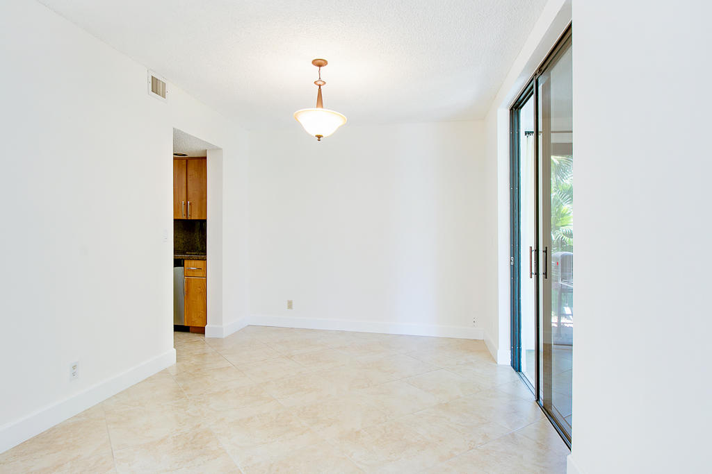 7877 La Mirada Drive, Unit 7877 Boca Raton, FL 33433 - Photo 8 of 20 Dinning