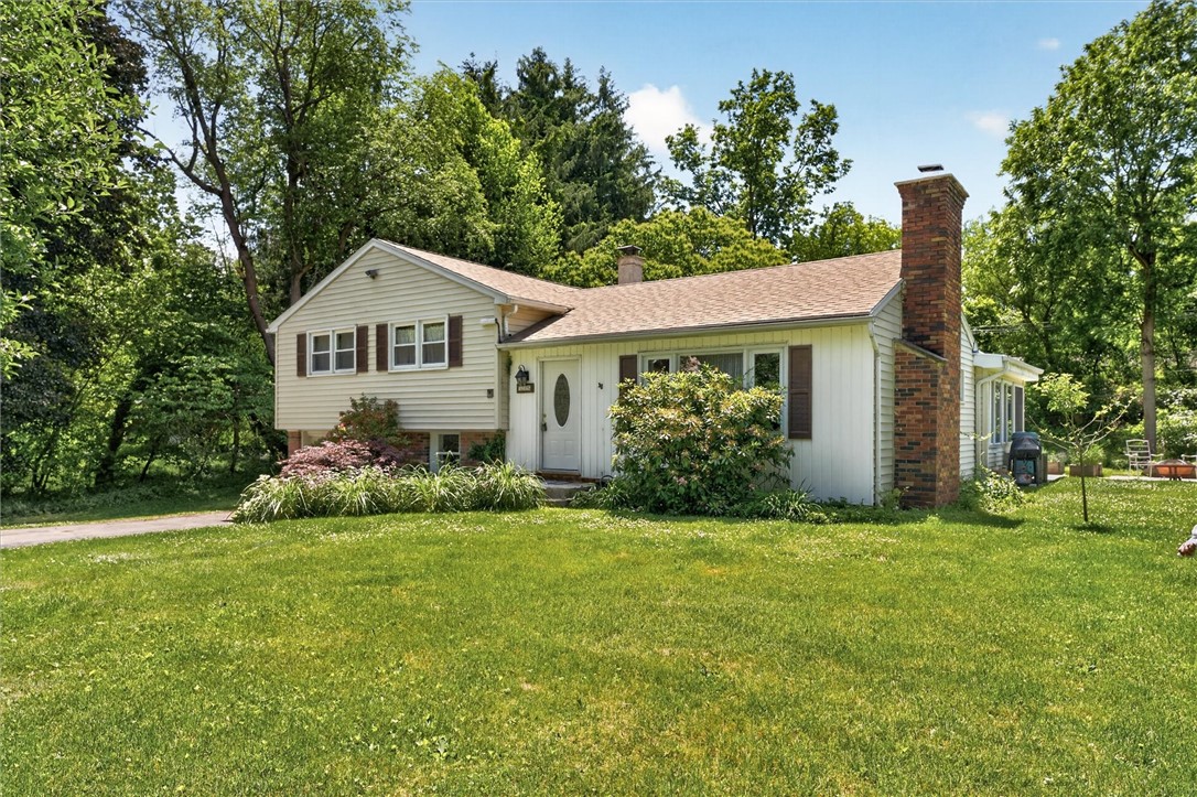 115 Crescent Road Perinton, NY 14450 - Photo 2 of 31