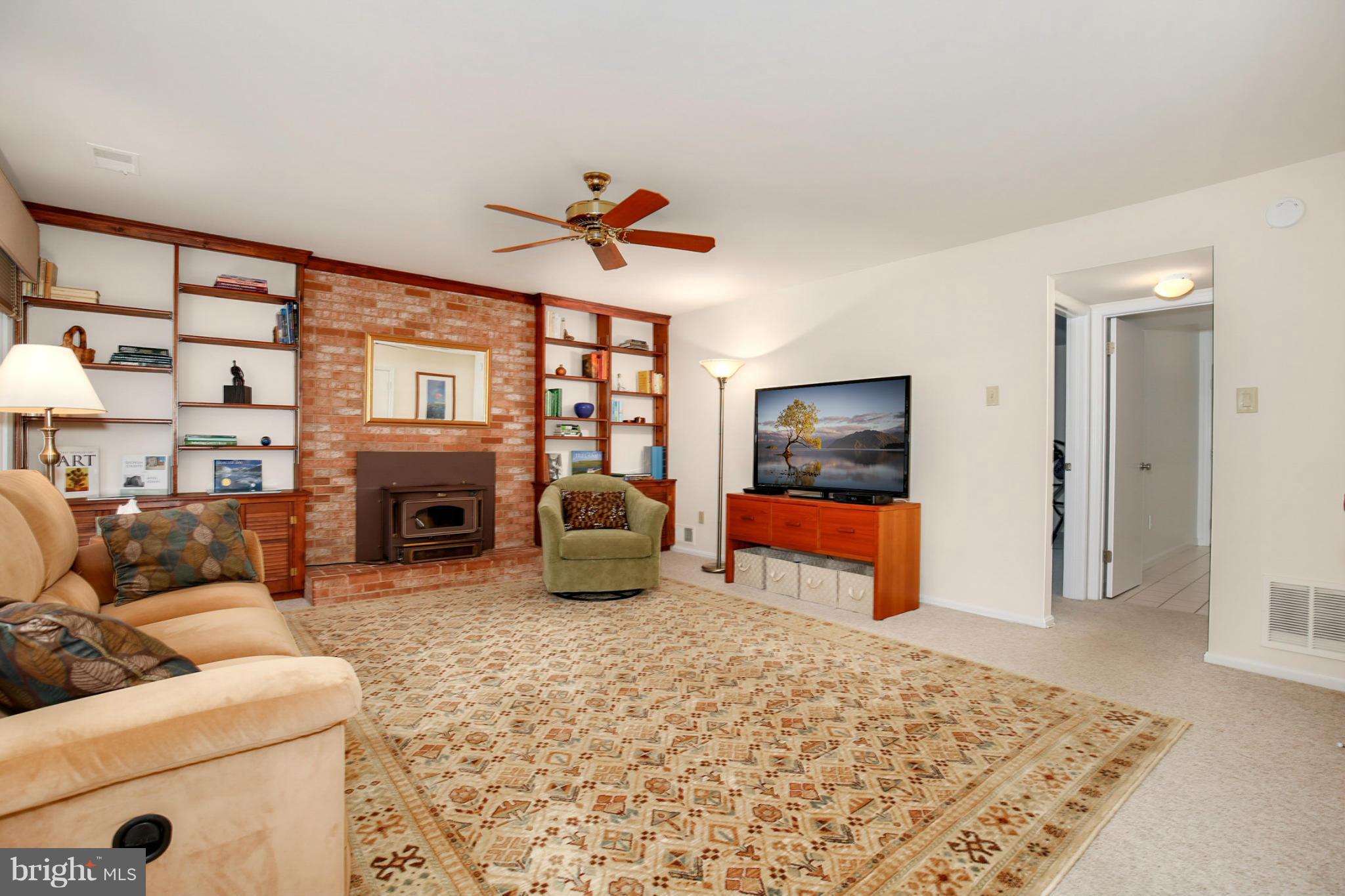 9514 Sweet Grass Ridge Columbia, MD 21046 - Photo 7 of 28 Family Room