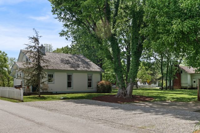 $1,999,999 | 4224 Old Hillsboro Road, Franklin, TN 37064