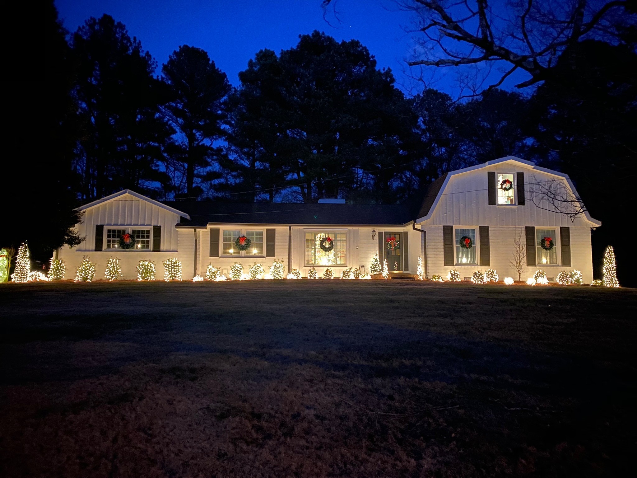 307 Raintree Drive Hendersonville, TN 37075 - Photo 38 of 42 a front view of a house with a garden