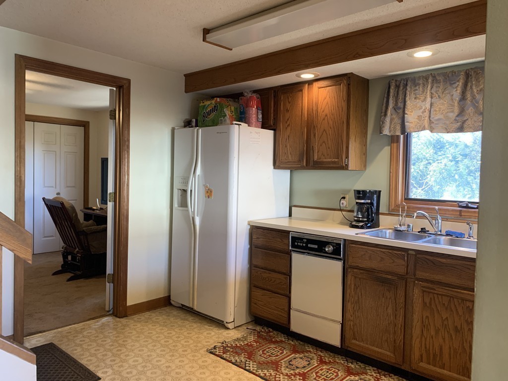 42 Thayer Road, Unit B Greenfield, MA 01301 - Photo 12 of 29 Gallery Image 12