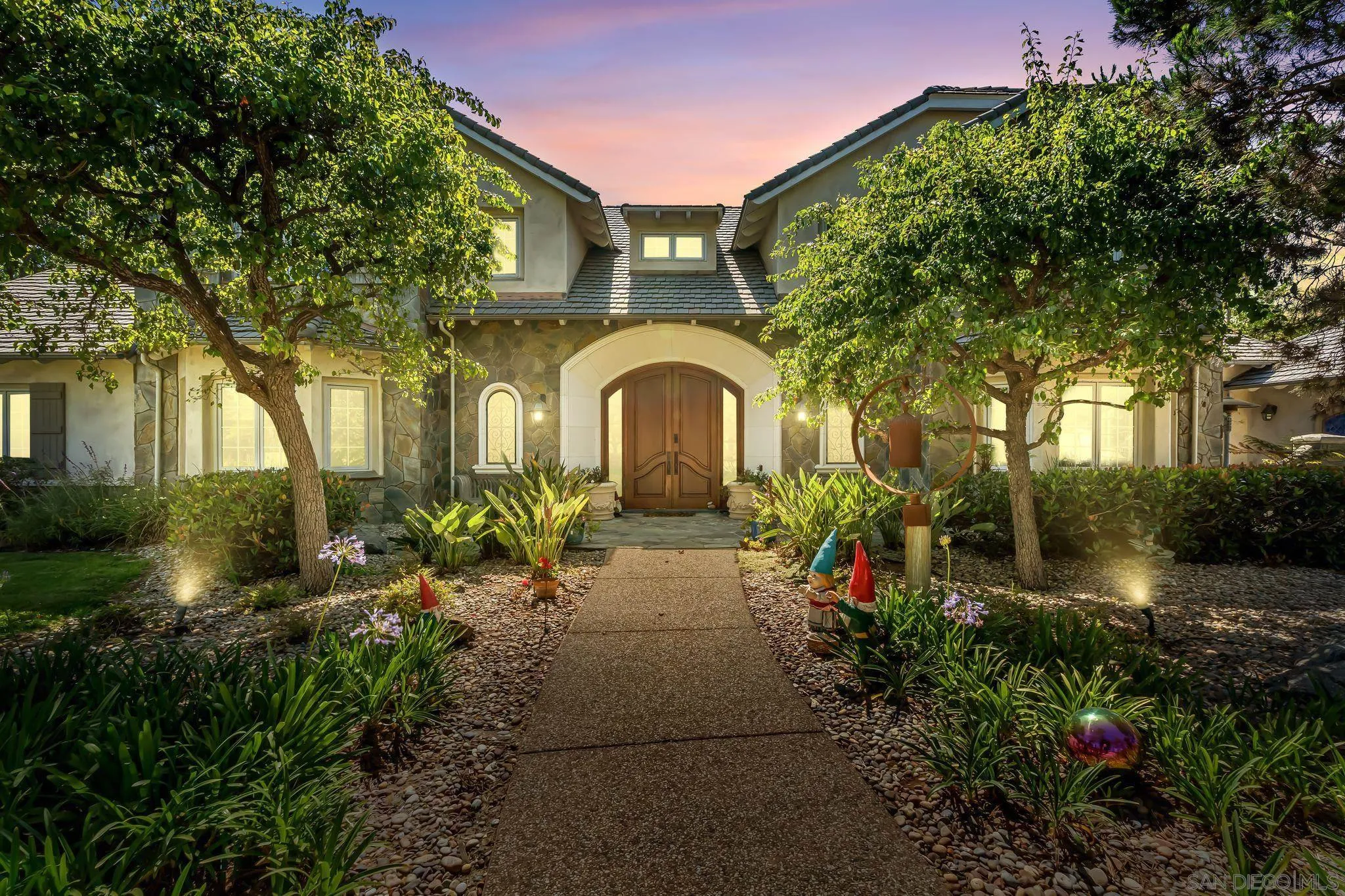 a house view with a outdoor space