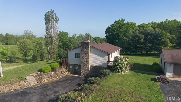 $399,900 | 8999 South Snow Road, Bloomington, IN 47403