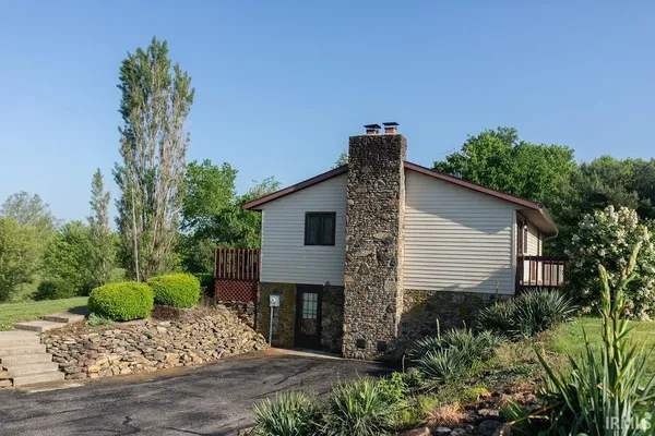 $399,900 | 8999 South Snow Road, Bloomington, IN 47403