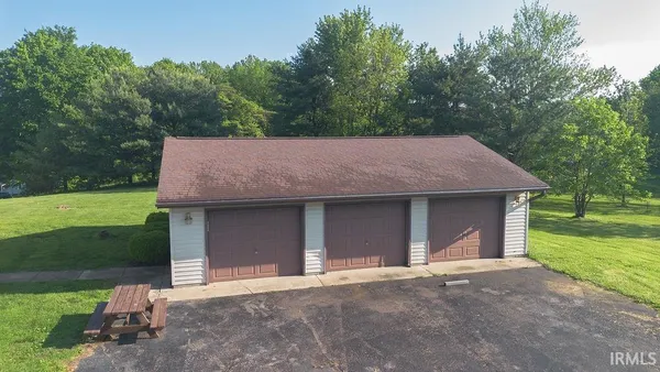 $399,900 | 8999 South Snow Road, Bloomington, IN 47403