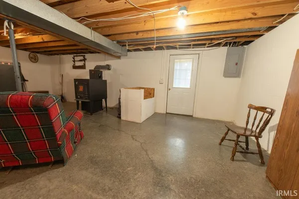 $399,900 | 8999 South Snow Road, Bloomington, IN 47403