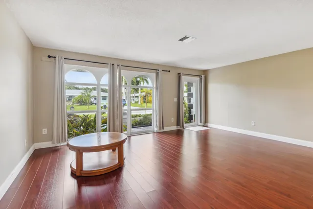 $2,400 | 1536 Southeast Sunshine Avenue, Port St. Lucie, FL 34952