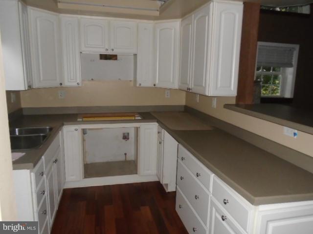 1225 Magothy Road Pasadena, MD 21122 - Photo 3 of 16 Kitchen
