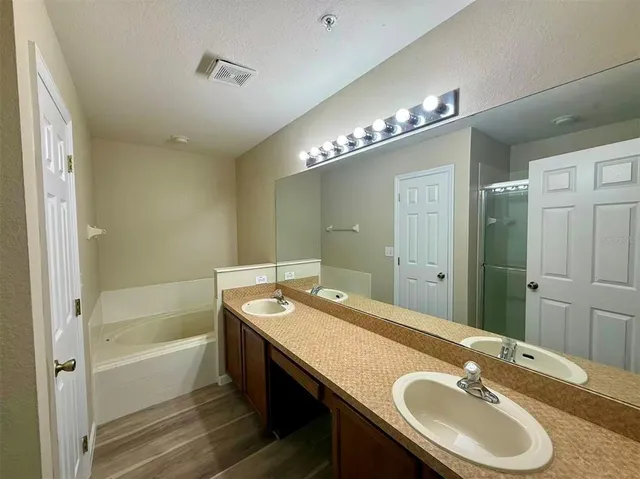 $2,400 | 13832 Dove Wing Court, Orlando, FL 32828