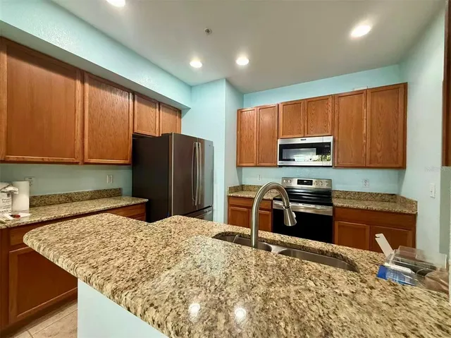 $2,400 | 13832 Dove Wing Court, Orlando, FL 32828