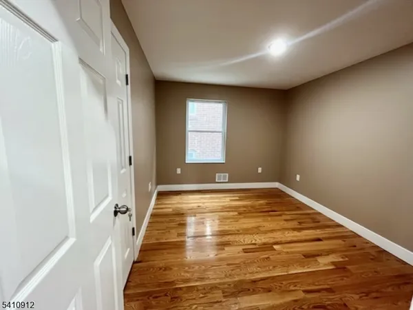 $2,800 | 298 Ridgewood Avenue, Newark, NJ 07112