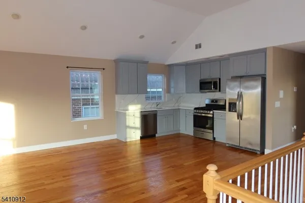 $2,800 | 298 Ridgewood Avenue, Newark, NJ 07112