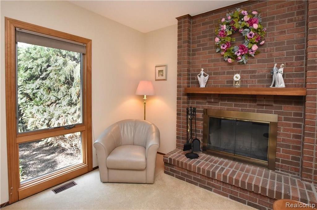 926 Ten Point Drive Rochester Hills, MI 48309 - Photo 6 of 29