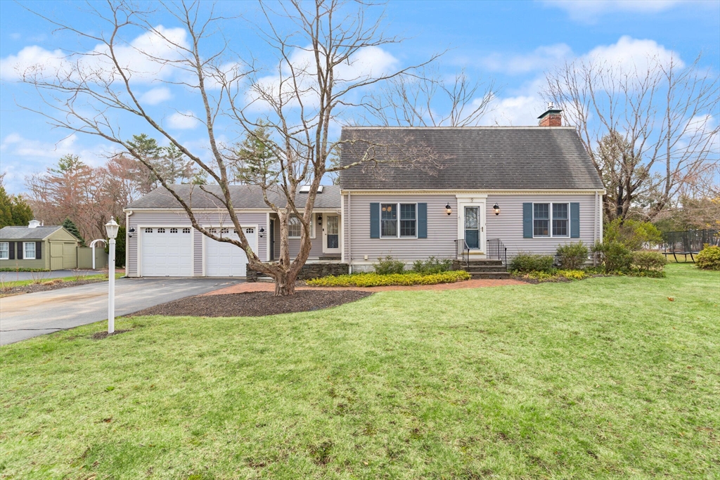 9 Meadowview Road Topsfield, MA 01983 - Photo 1 of 39 Gallery Image 1