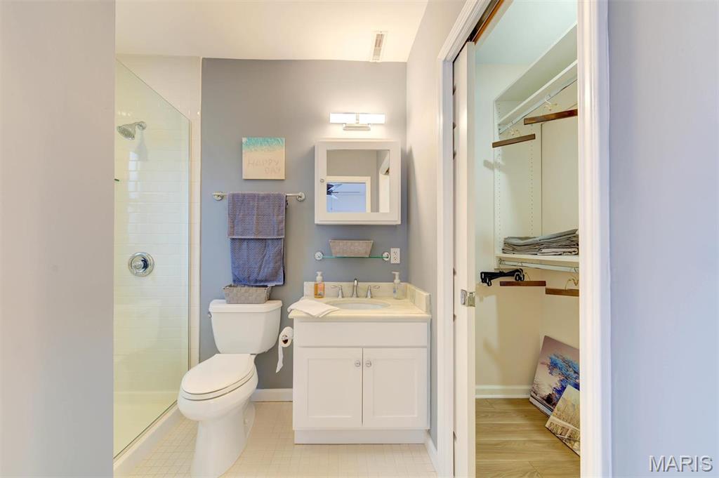 8111 Roxburgh Drive, Unit 1NE St. Louis, MO 63105 - Photo 16 of 25