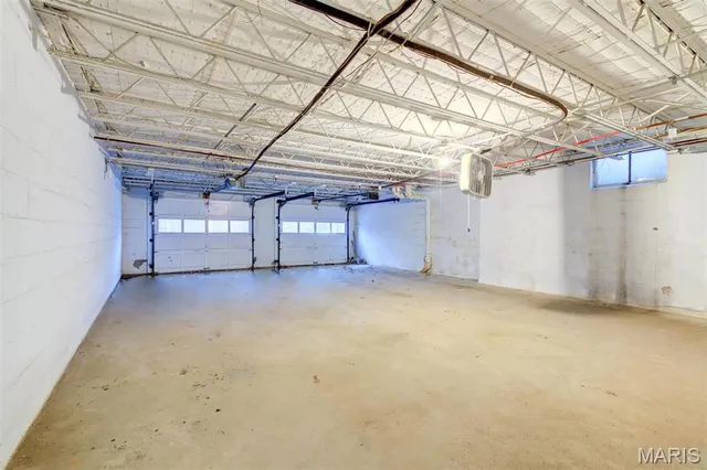 $154,900 | 8111 Roxburgh Drive, Unit 1NE, St. Louis, MO 63105