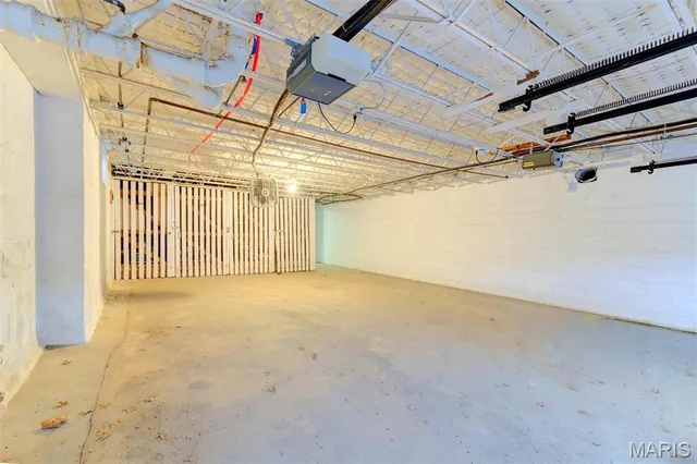 $154,900 | 8111 Roxburgh Drive, Unit 1NE, St. Louis, MO 63105