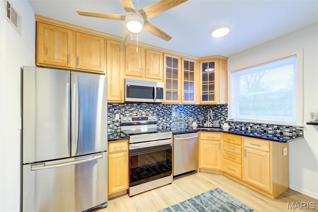 8111 Roxburgh Drive, Unit 1NE St. Louis, MO 63105 - Photo 4 of 25