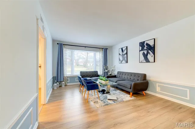 $154,900 | 8111 Roxburgh Drive, Unit 1NE, St. Louis, MO 63105