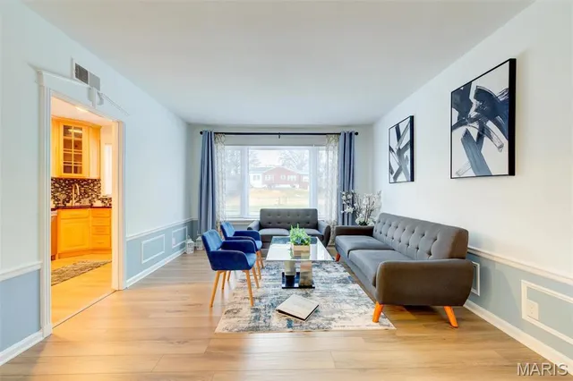 $154,900 | 8111 Roxburgh Drive, Unit 1NE, St. Louis, MO 63105