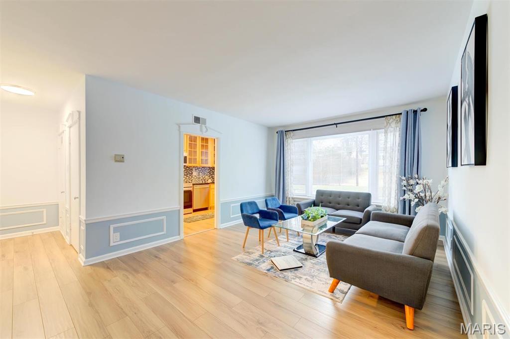 8111 Roxburgh Drive, Unit 1NE St. Louis, MO 63105 - Photo 7 of 25