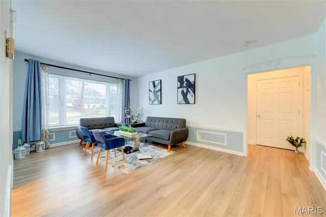 $154,900 | 8111 Roxburgh Drive, Unit 1NE, St. Louis, MO 63105